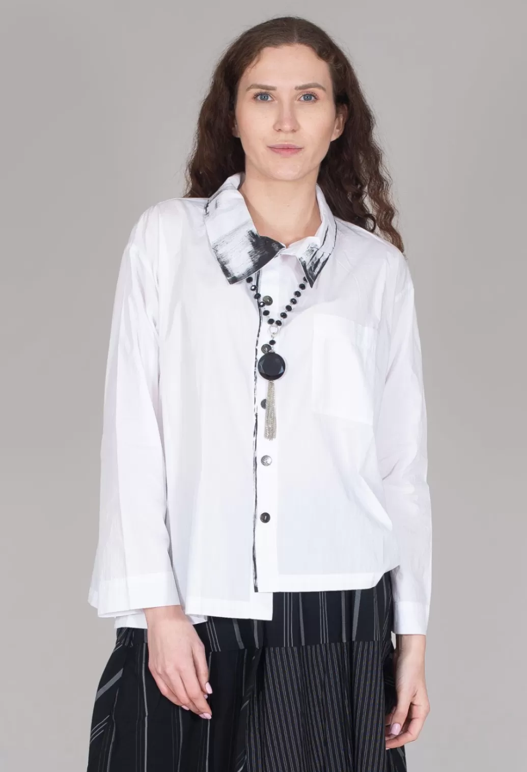 Shirts & Blouses^Moyuru Asymmetric Hem Shirt With Print In White