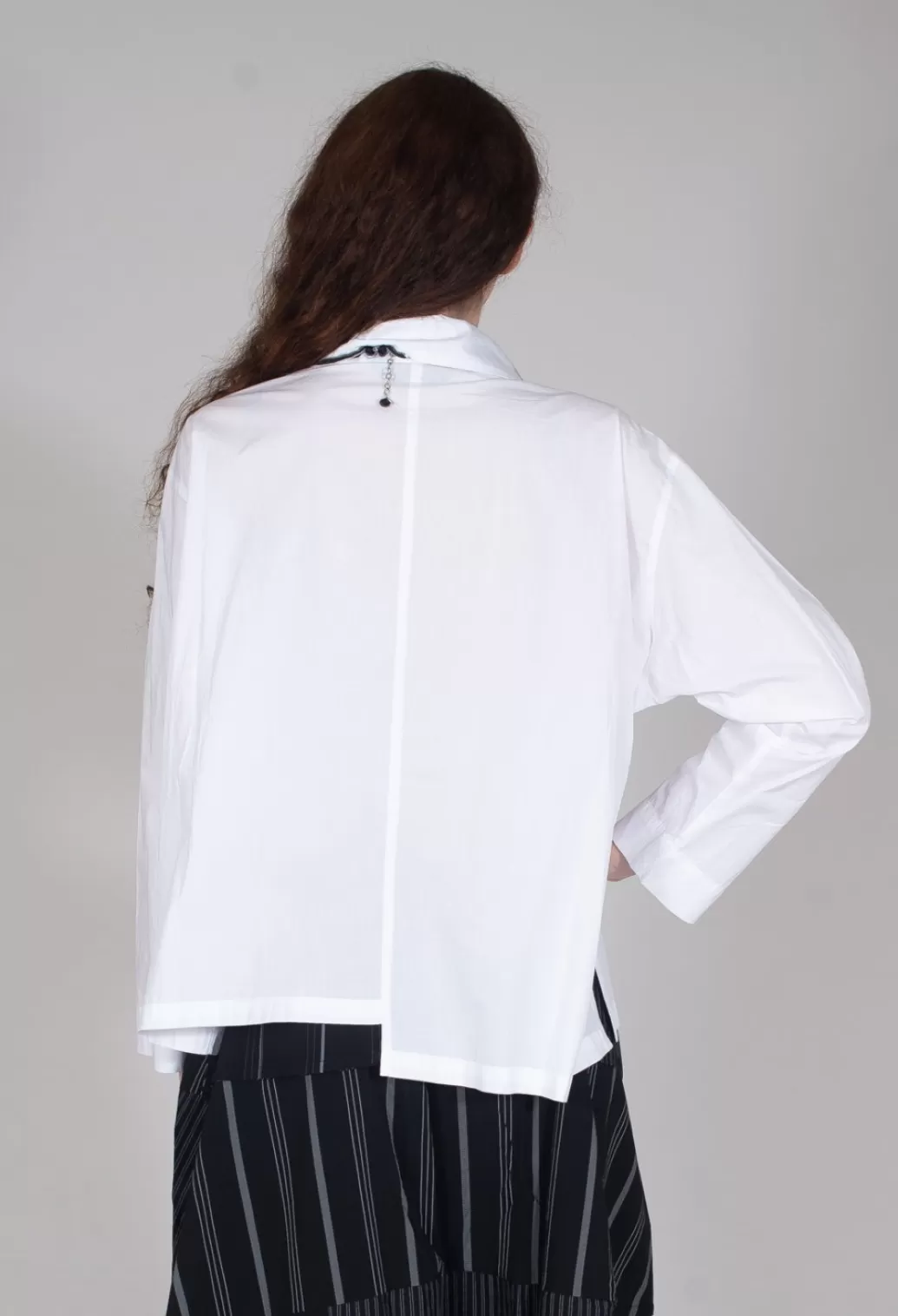 Shirts & Blouses^Moyuru Asymmetric Hem Shirt With Print In White