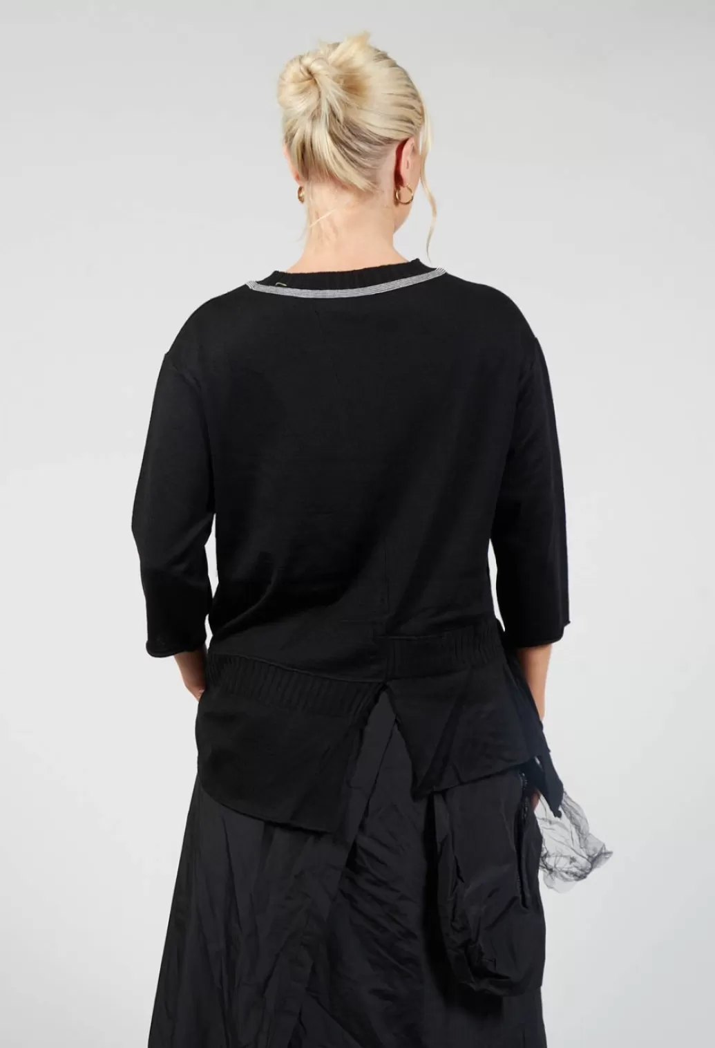 Jumpers^Bize Crew Neck Jumper With Netting Detail In Black