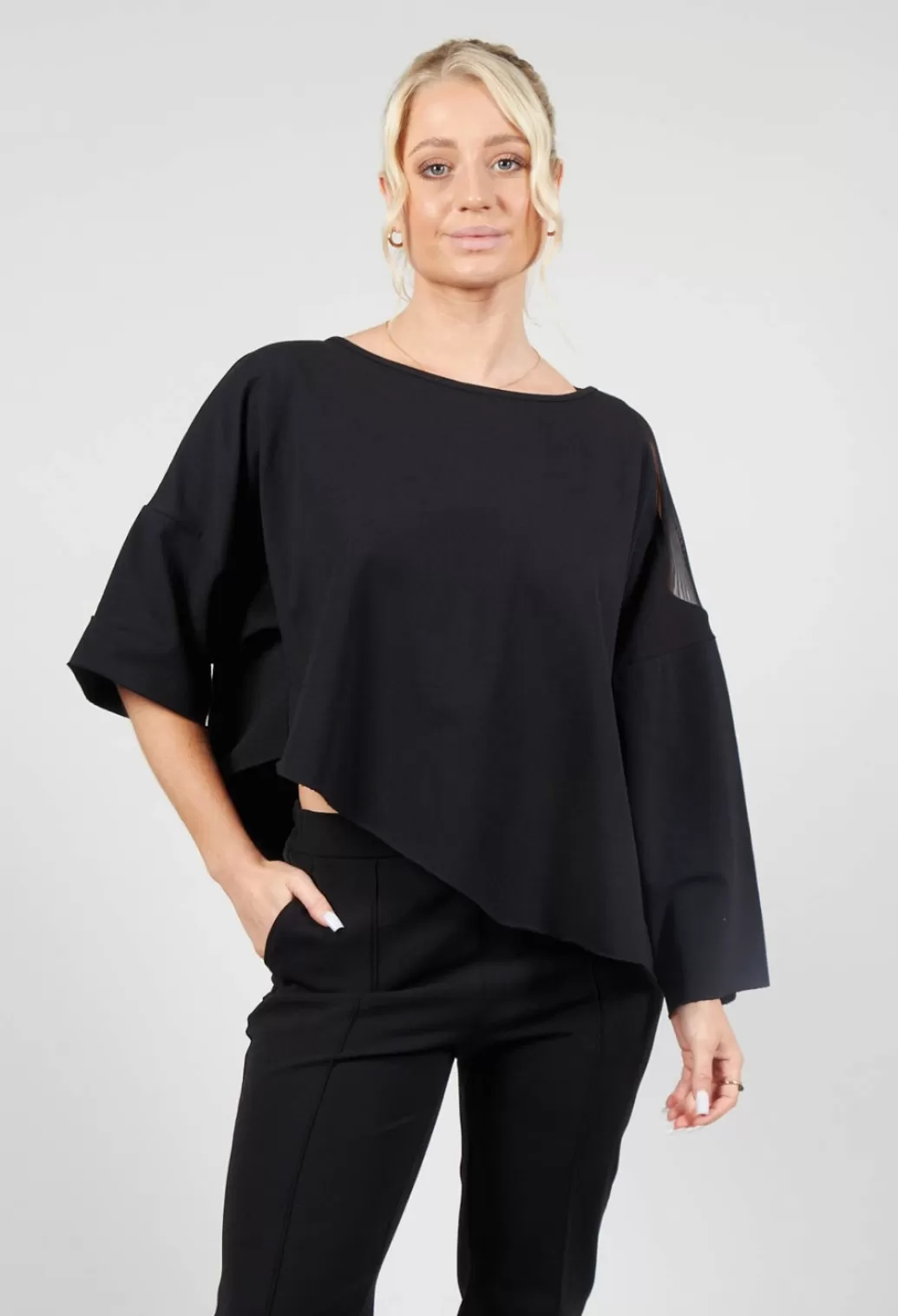 Jumpers^Philomena Christ Cropped Jumper In Black