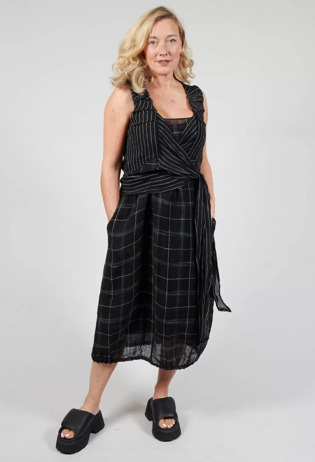 Dresses^Crea Concept Cross Over Sleeveless Midi Dress In Black Check