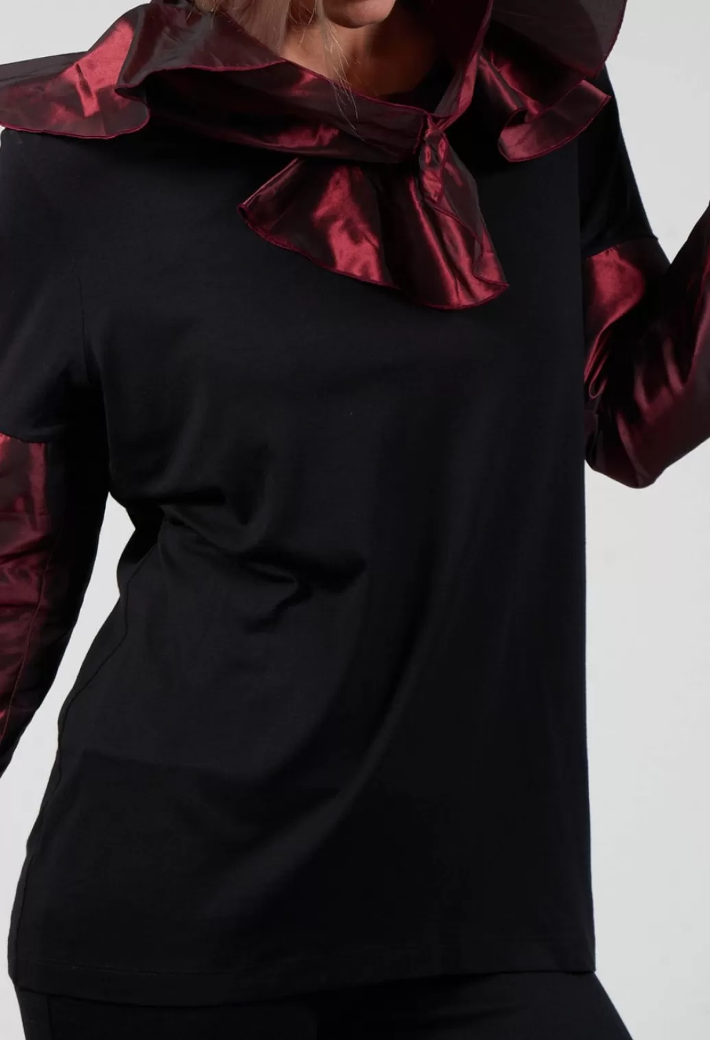 Shirts & Blouses^Xenia Design Jersey Top With Contrasting Sleeves And Neck In Black And Burgundy