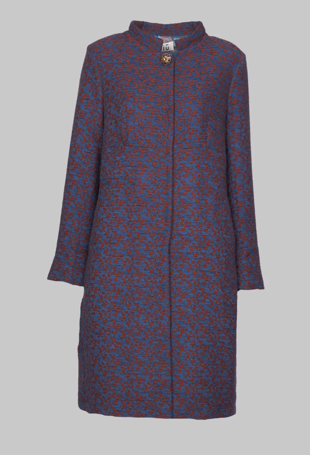 Coats^Niù Long Chic Coat With Brooch Detail At Collar In Amber