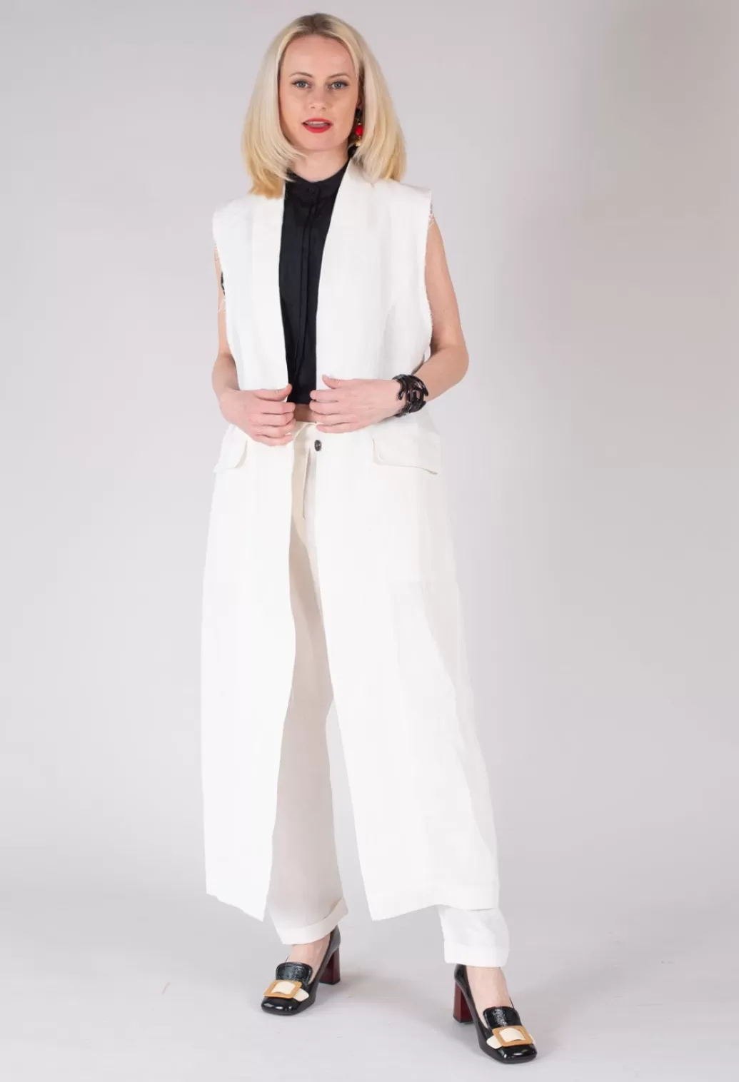 Jackets^Isabel Benenato Longline Linen Waistcoat In White