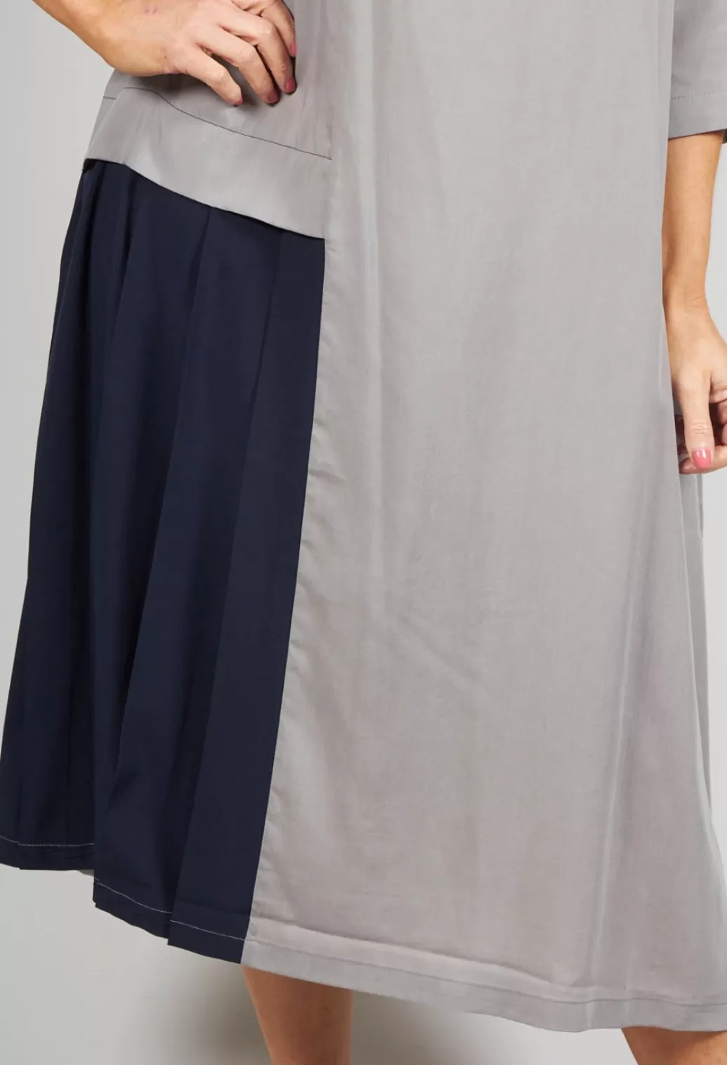 Dresses^Moyuru Loose Fit Dress With Off Centre Pleat Detail In Grey And Navy