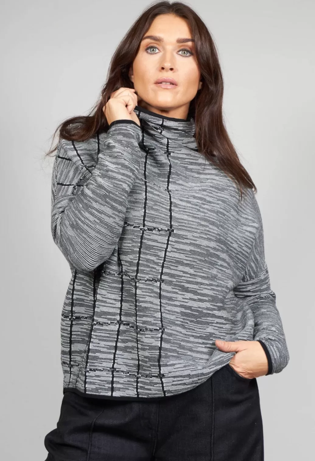 Jumpers^Sarah Pacini Loose Fit Roll Neck Jumper In Black And White