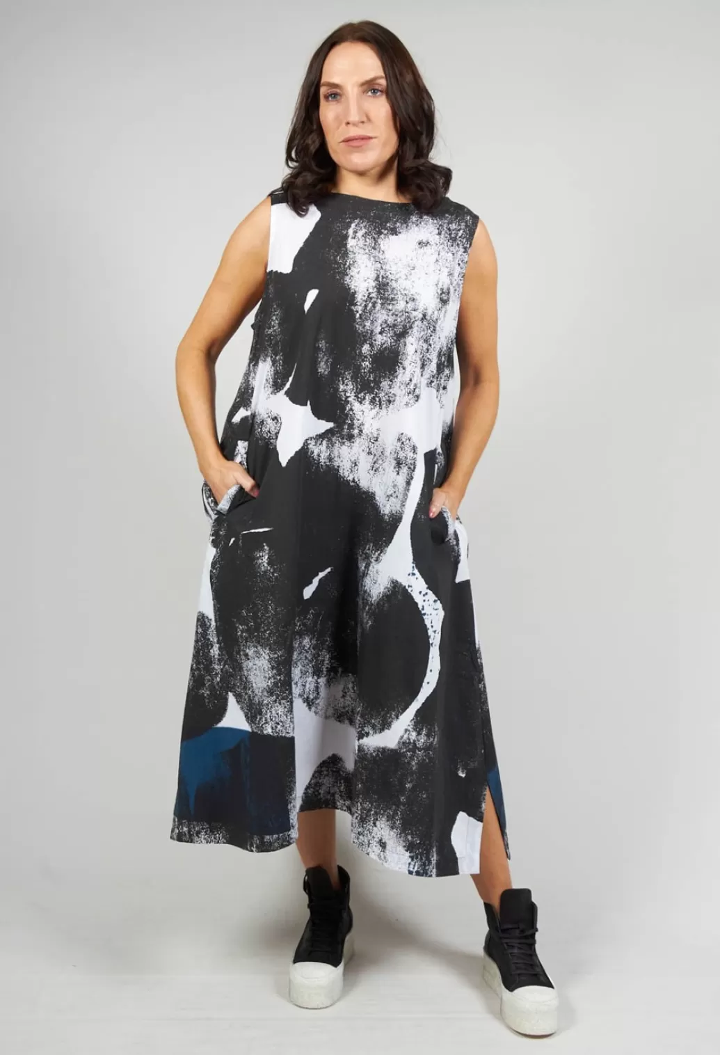 Dresses^Moyuru Midi Dress With Side Pockets In Black And White