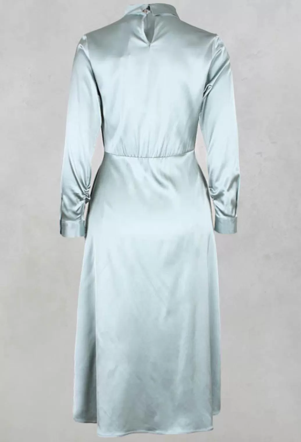 Dresses^Niù Neck Banda Dress With Pintuck Gathers At Front In Water