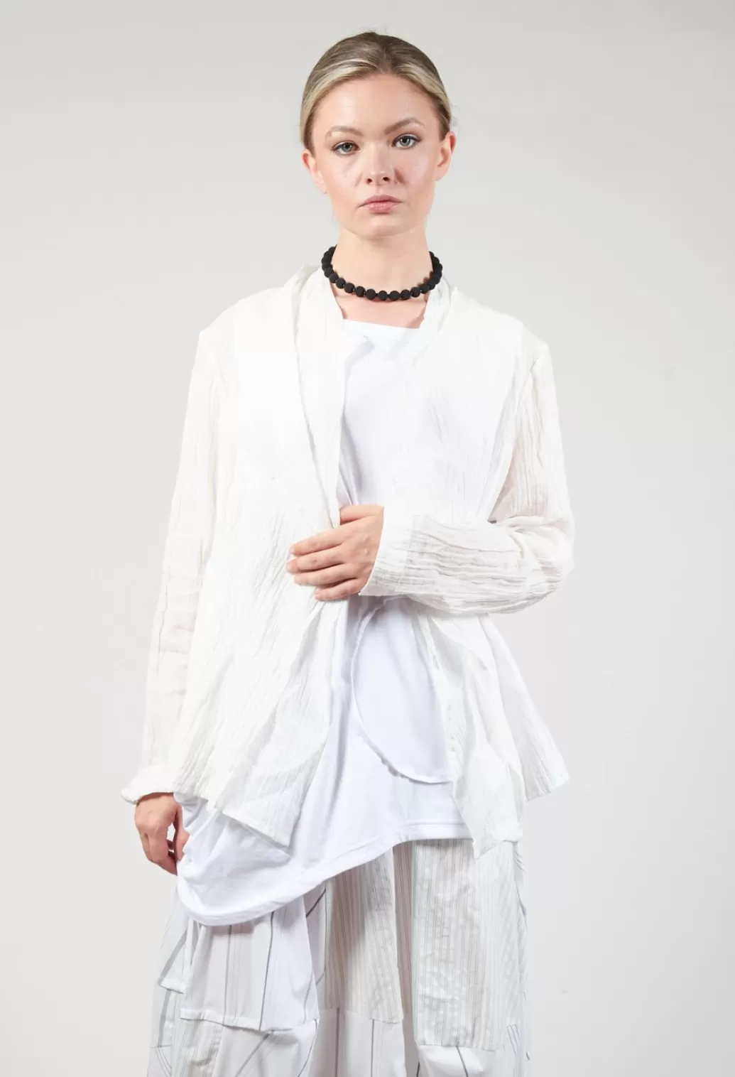 Jackets^Moyuru Open Front Jacket In White