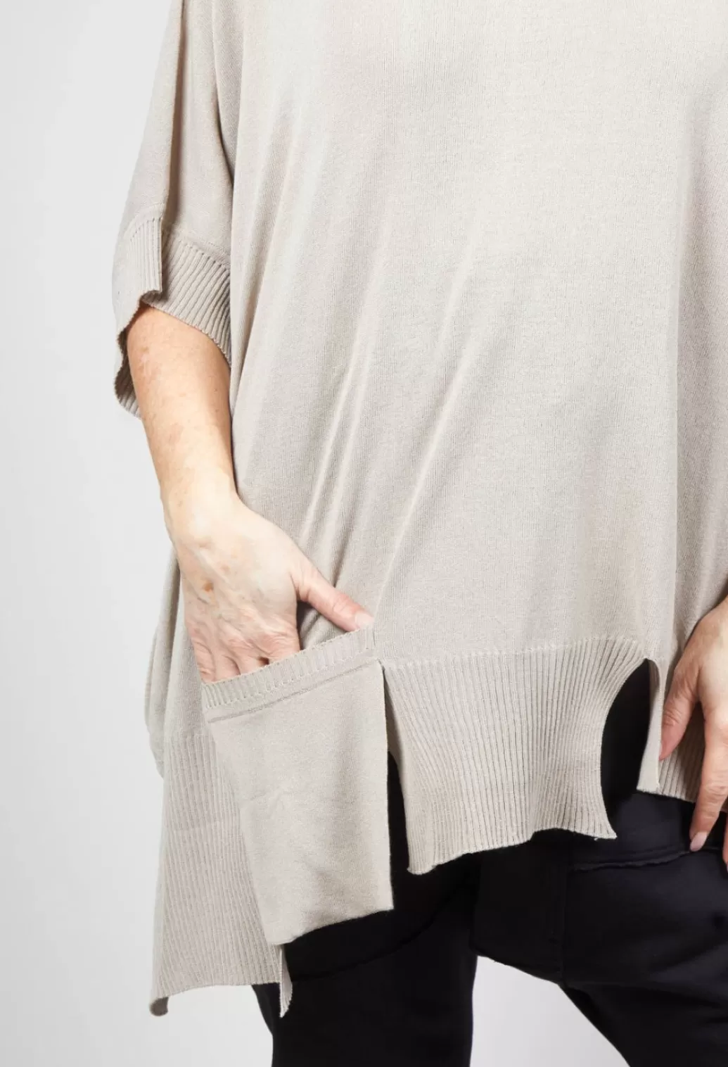 Jumpers^Philomena Christ Oversized Knitted Sweater With Dropped Shoulder In Beige