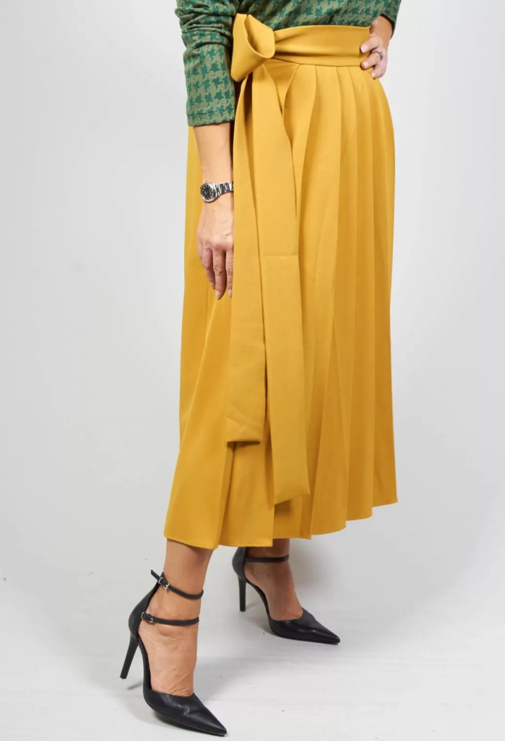 Skirts^Niù Pleated Skirt With Sash In Mustard