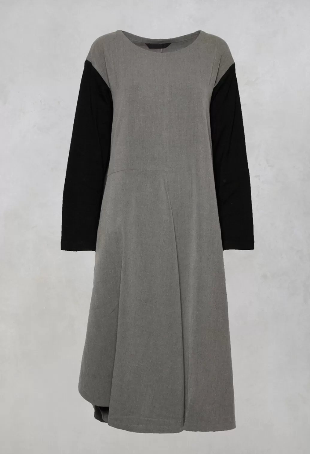 Dresses^Moyuru Shift Dress With Contrast Sleeve In Grey