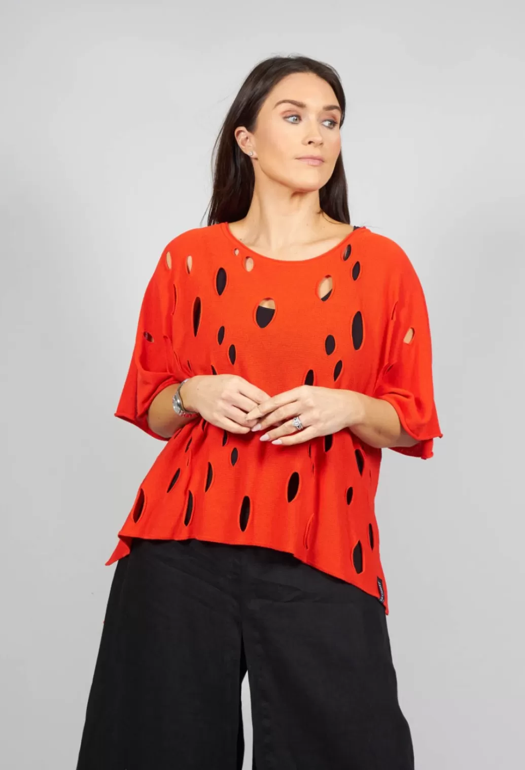 Jumpers^Philomena Christ Short Sleeved Jumper With Hole Detail In Red