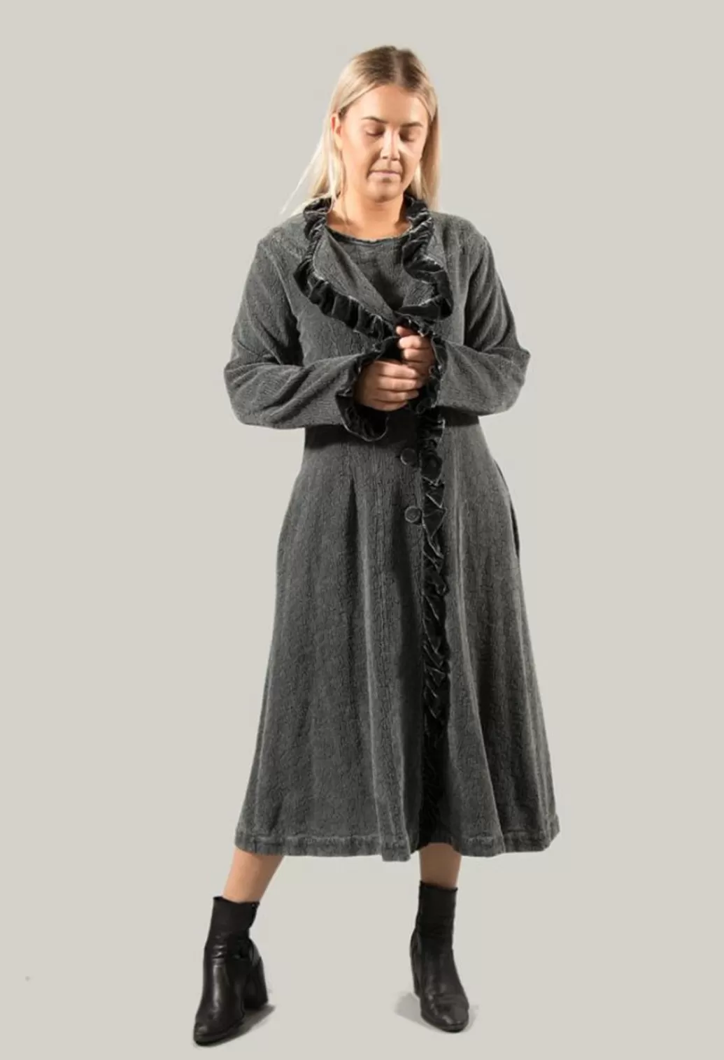 Dresses^Out of Xile Straight Plain Chanille Dress With Pockets And Trim In Silver