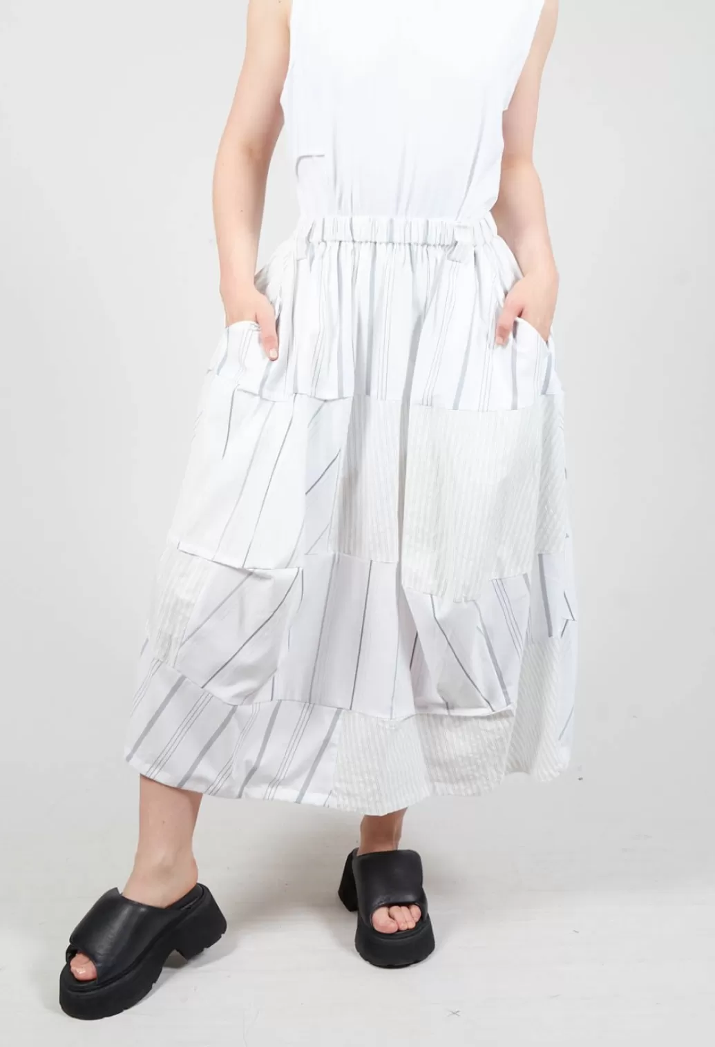 Skirts^Moyuru Tulip Hem Skirt In White Stripe