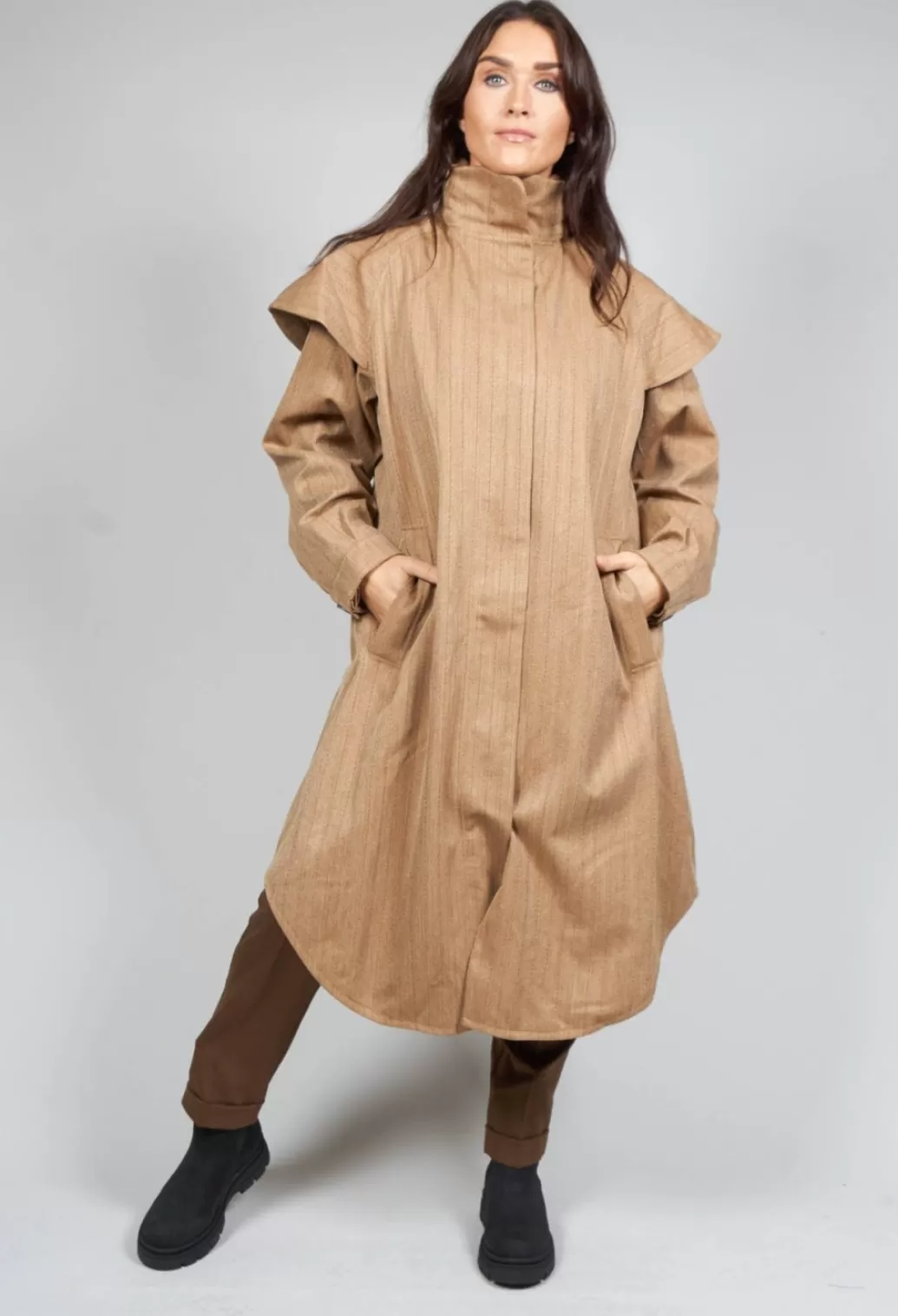 Coats^BRGN Tyfon Coat In Camel Tweed