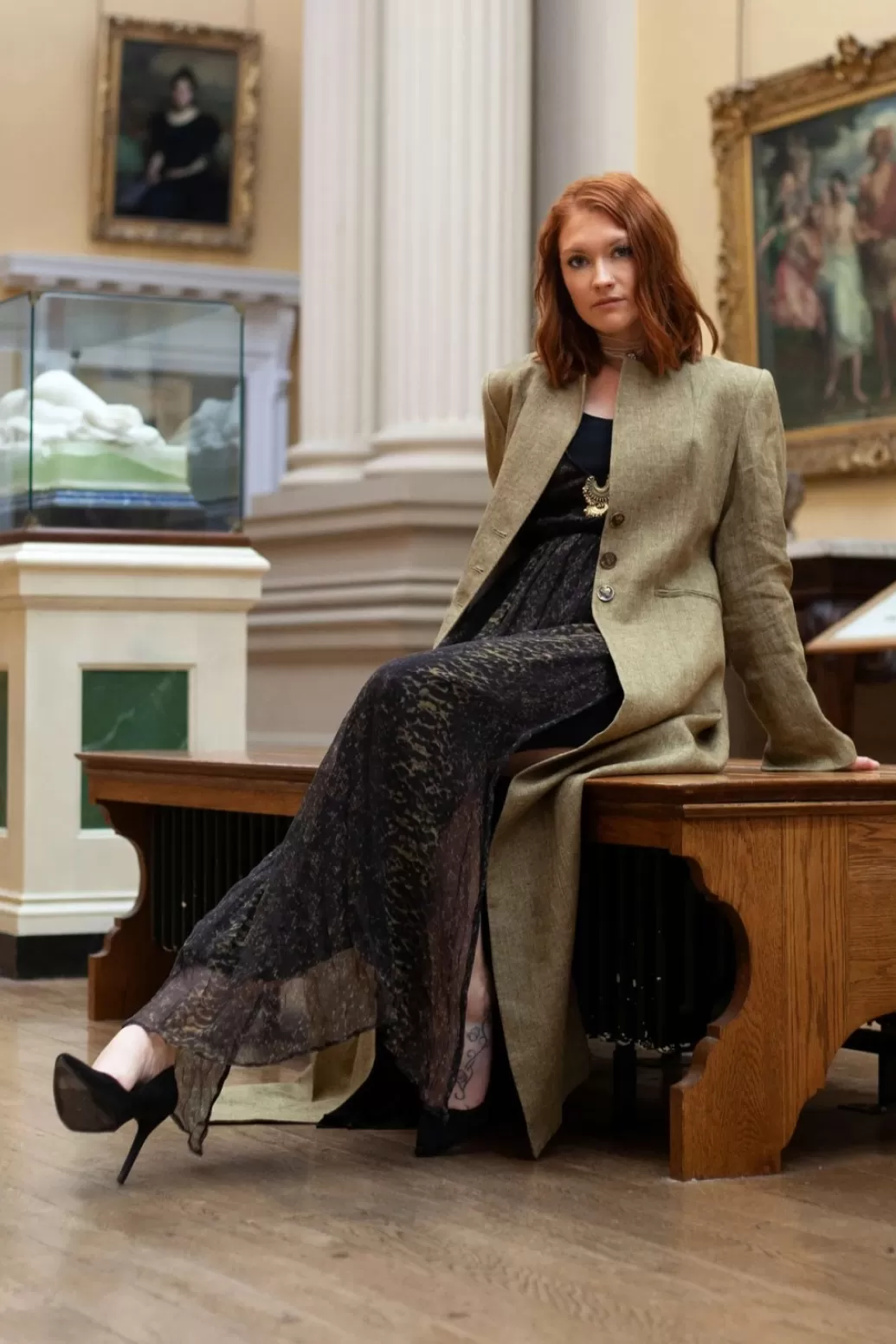 Dresses^T.ba Vestido Maxi Dress In Black Print With Gold Metal Embellishment